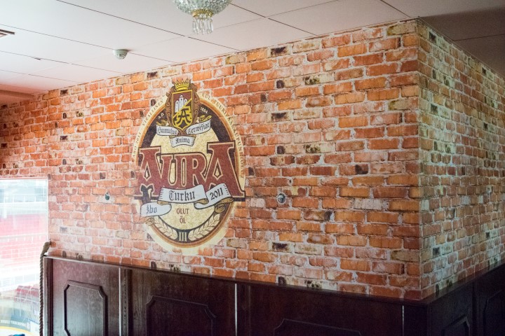 aura tiiliseinä